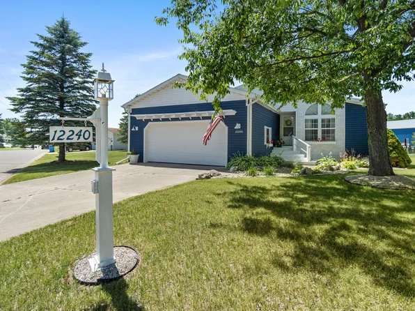 12240 Sheffield Dr, Somerset Center, MI 49282