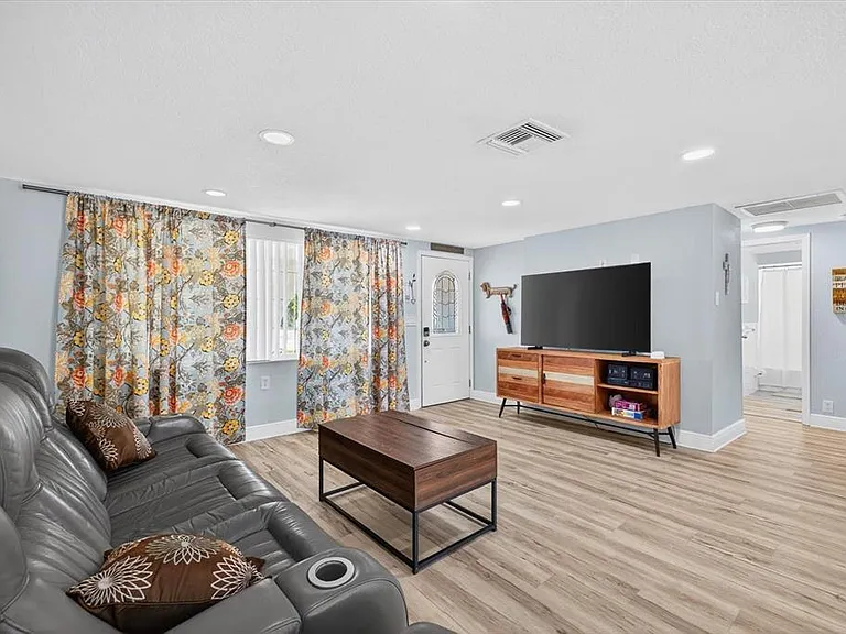 5312 Flora Ave — Photo 8