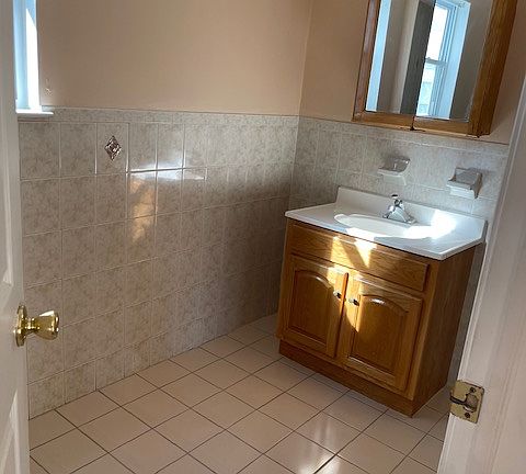 3rd image of 62-64 Port Ave #1