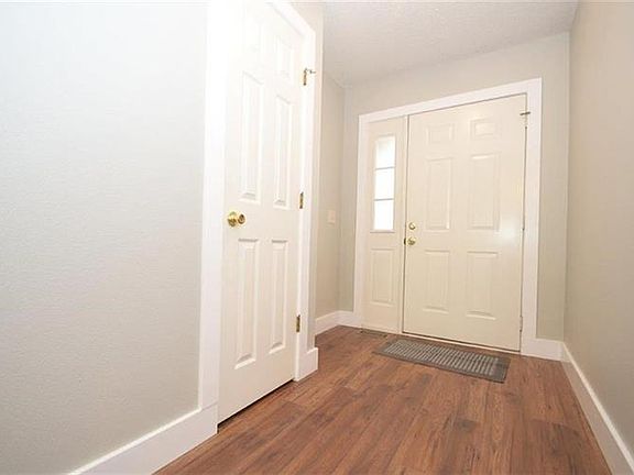 5th image of 8643 Stoner Ln