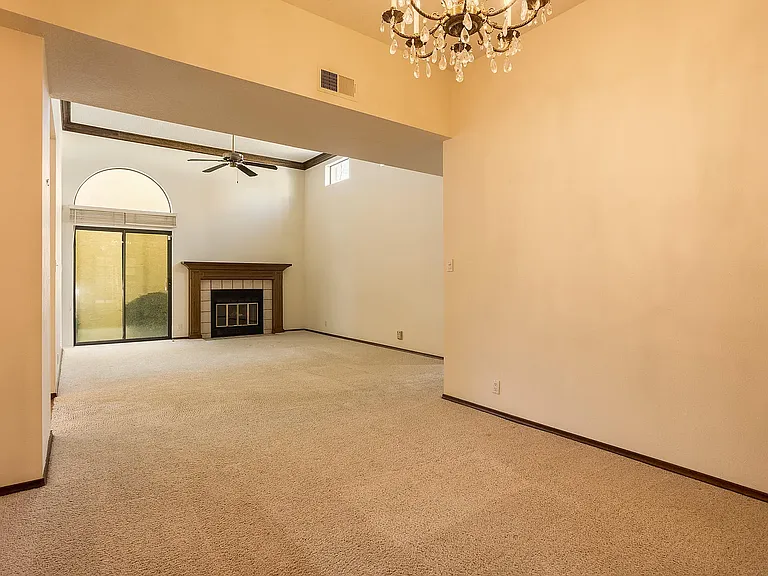 10405 Camino Del Oso NE — Photo 11