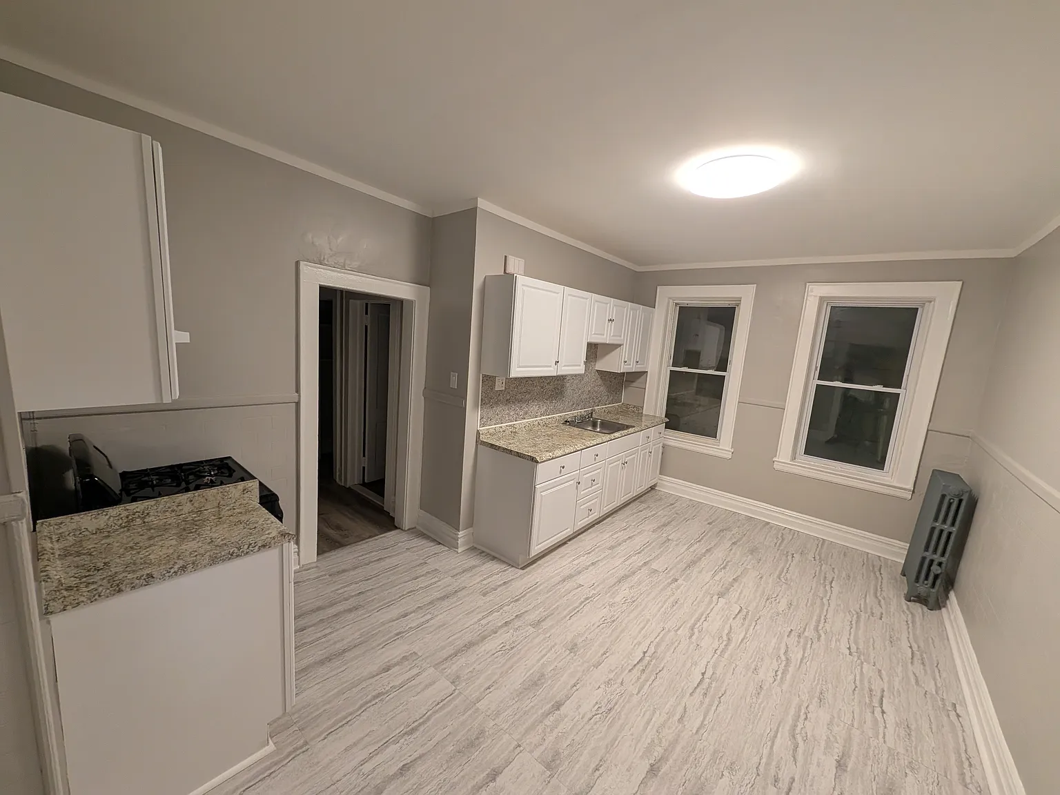 2 bed, 900 sqft, $1,975 — Photo 1