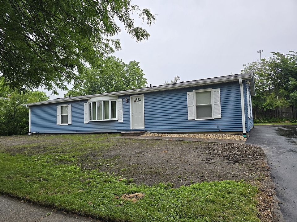 1st image of 379 Devonshire Ln