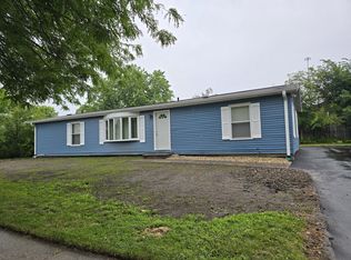 379 Devonshire Ln, Park City, IL 60085