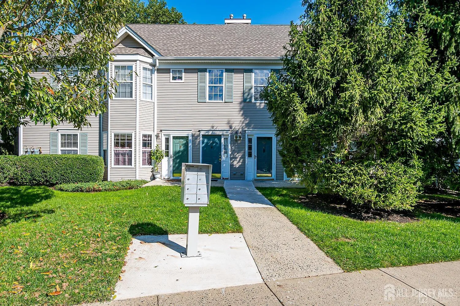 2 bed, 2.0 bath, 1228 sqft, $2,800 — Photo 1