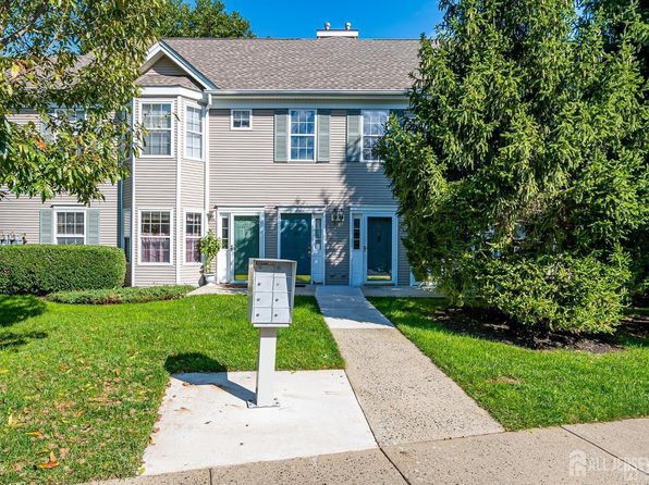 1702 Cypress Ln