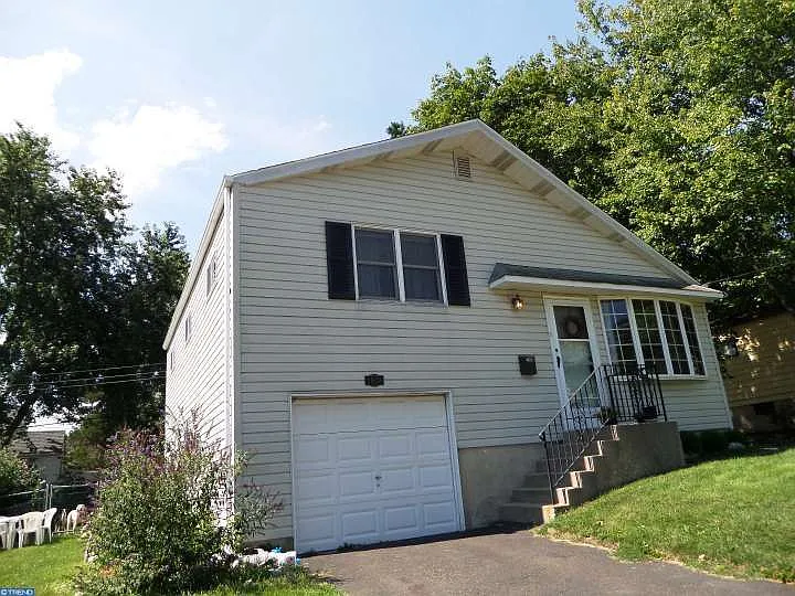 2828 Jefferson Ave photo 1
