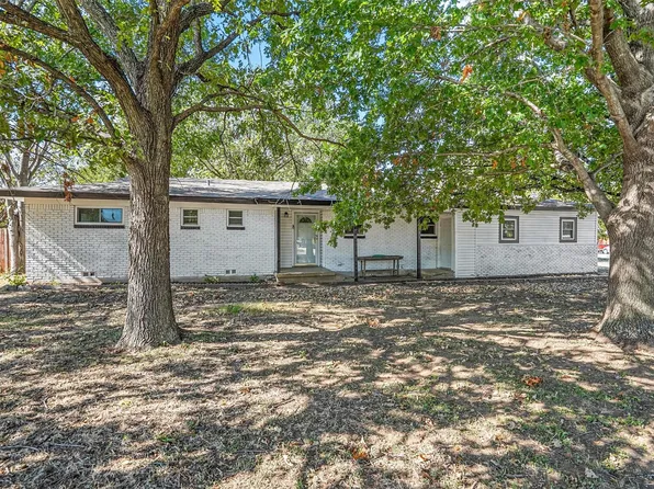 6716 Manor Dr, North Richland Hills, TX 76180