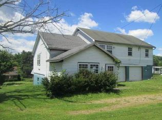 121 Carr Ave, Fairbank, PA 15435