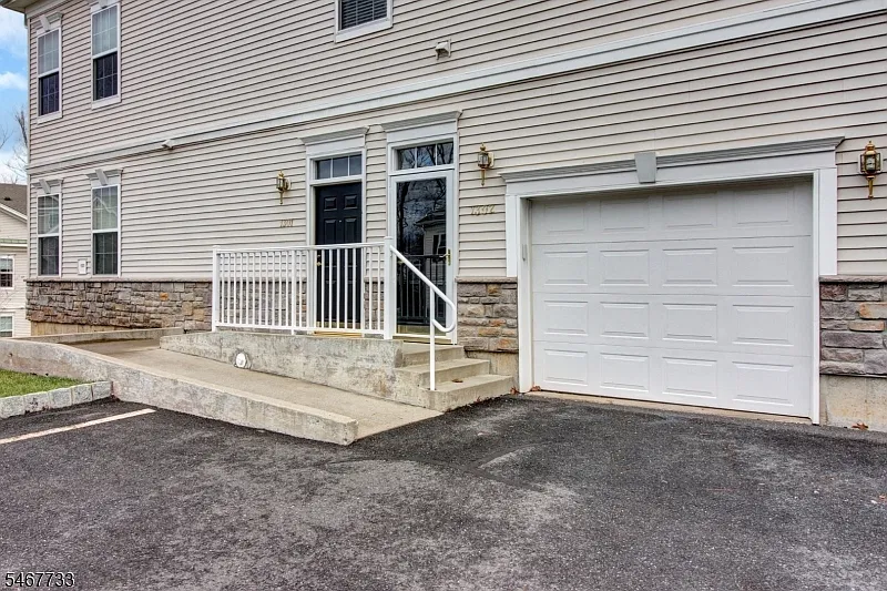 2 bed, 2.0 bath, $3,300 — Photo 3
