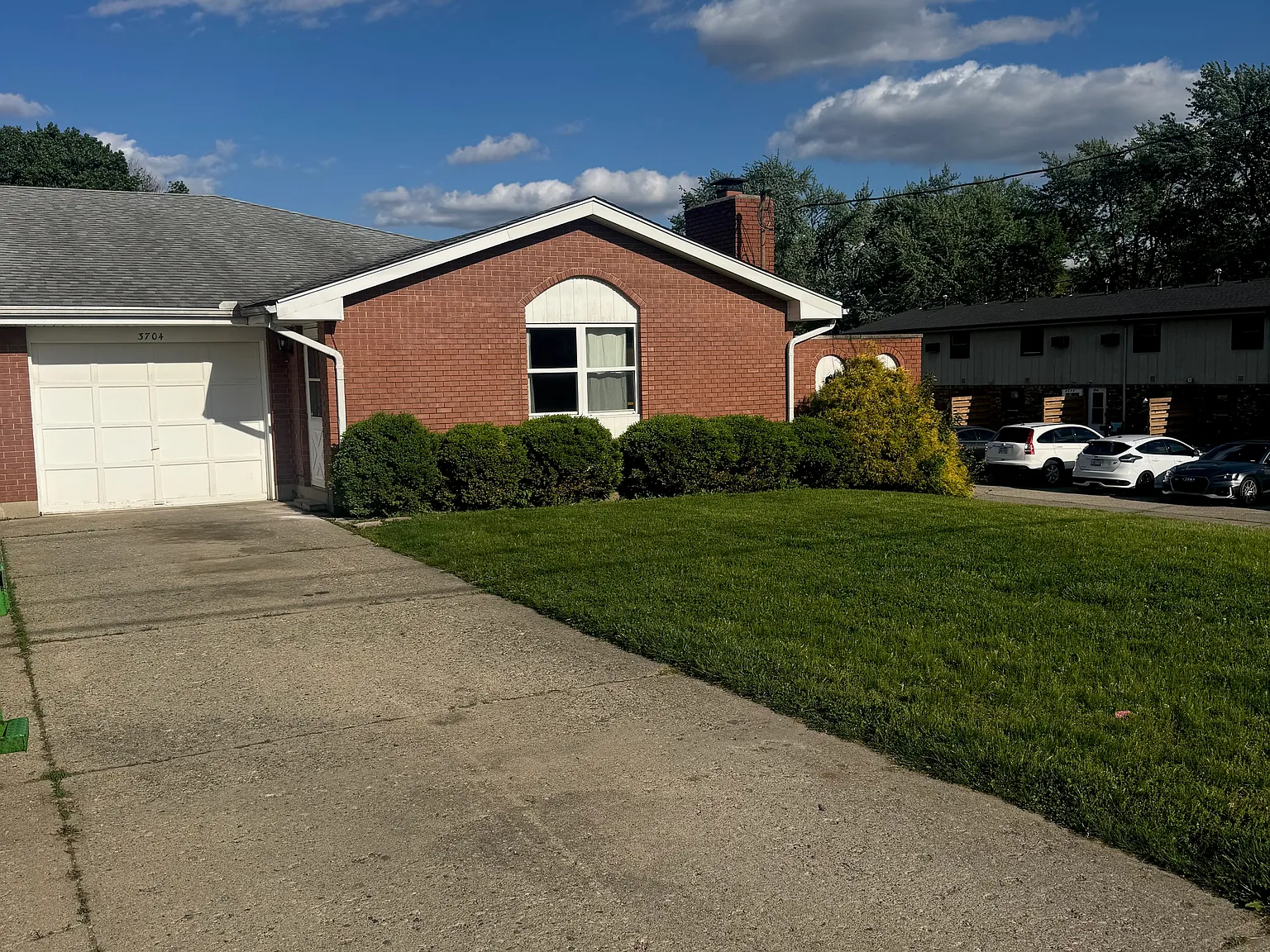 3 bed, 1.5 bath, 1380 sqft, $1,350 — Photo 2