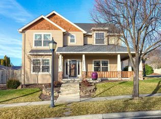 3881 Crystal Springs Dr, Medford, OR