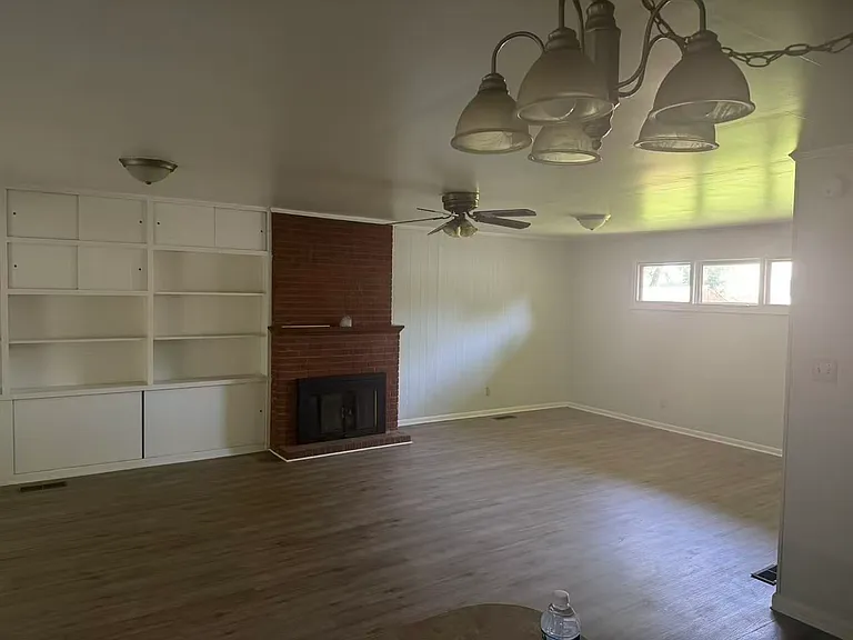 3207 Kingsbury St — Photo 11