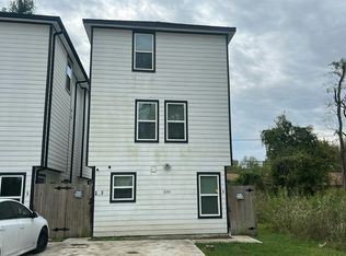 8330 Parker Rd, Houston, TX 77078