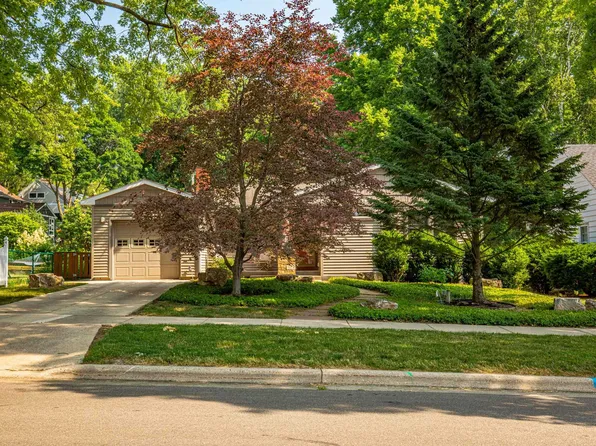 3734 Hillcrest Dr, Madison, WI 53705
