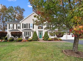 17 Meredith Rd, Salem, NH 03079