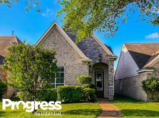 7953 Lowrance Rd, Memphis, TN 38125