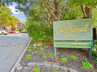 30 Pearsall Ave APT 1L, Glen Cove, NY 11542