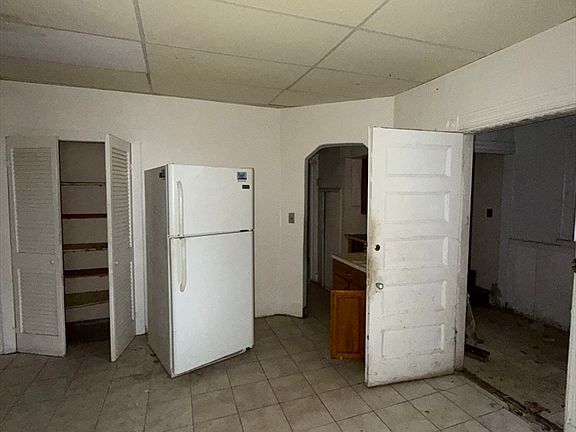 5th image of 31 Rosedale St