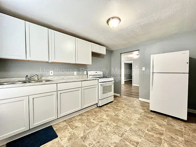 273 E Forest Ave #7 — Photo 9