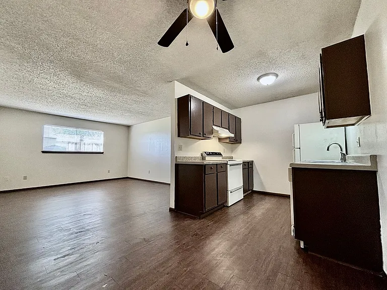 Avendale Pointe Apartments — Photo 45