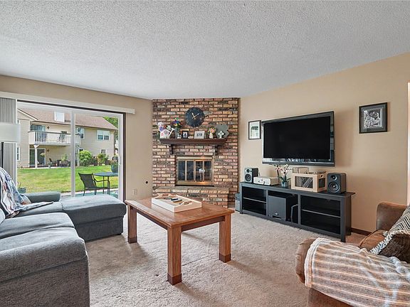 4th image of 4117 Lexington Ct NE APT A