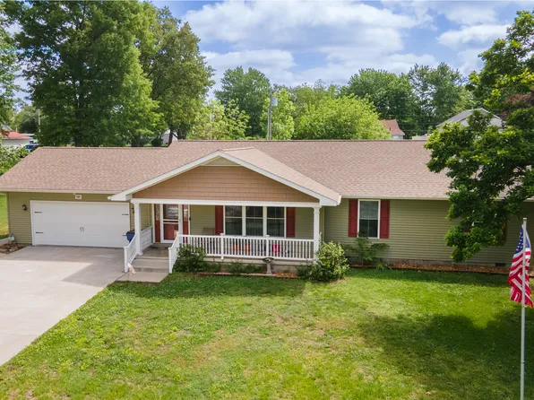 707 S Sunny Slope St, West Frankfort, IL 62896