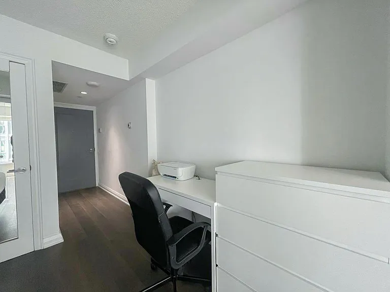 155 Yorkville Ave #2411 — Photo 10
