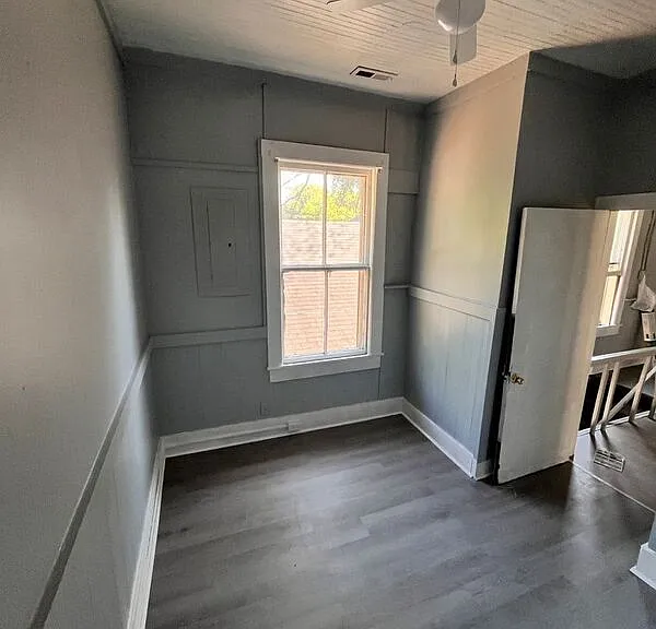 1357 Glover St — Photo 13