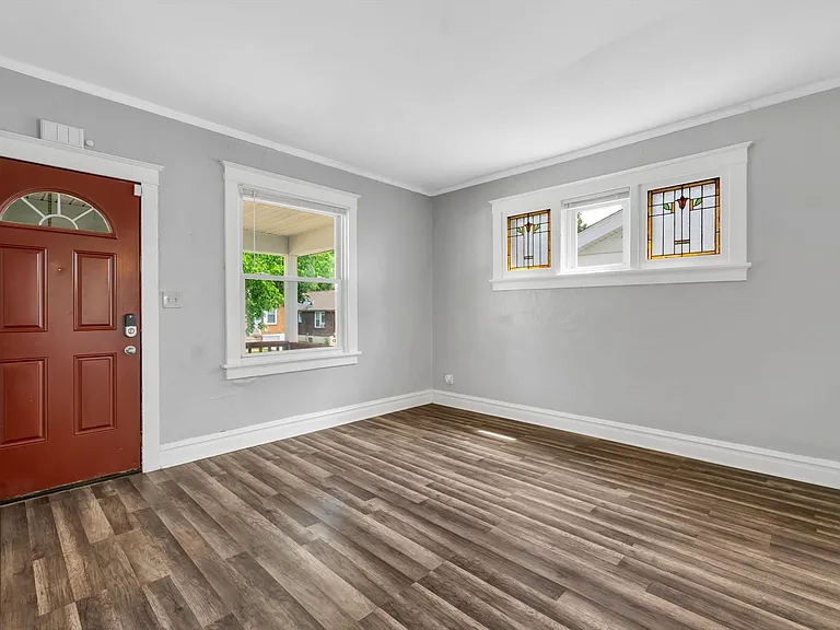 1223 Gruner Pl — Photo 9