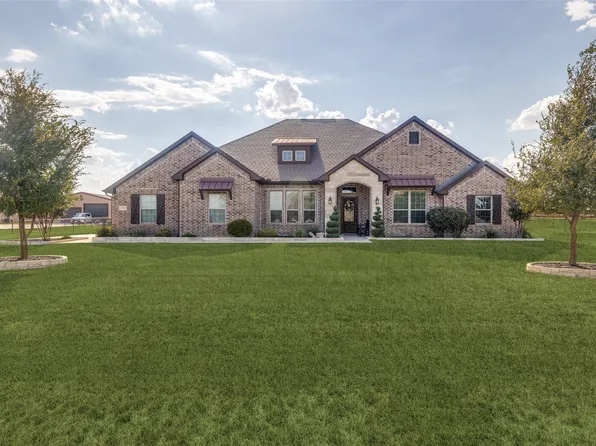 110 High Ridge Ct, Decatur, TX 76234