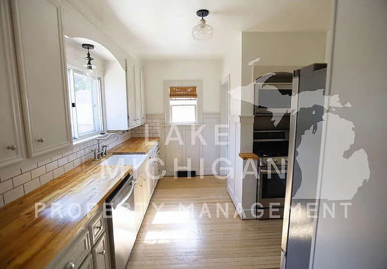 533 E Central Ave — Photo 2