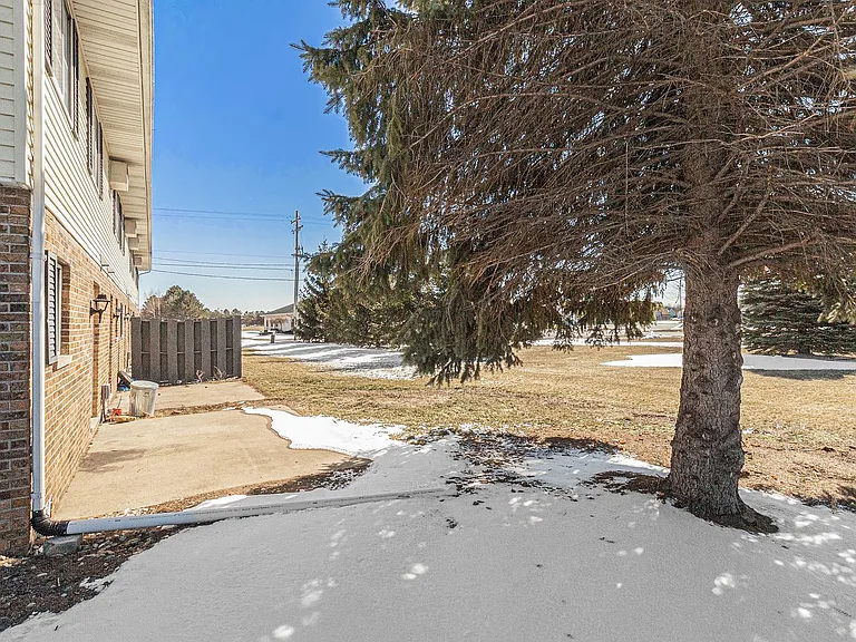1226 N Hemlock Rd — Photo 22