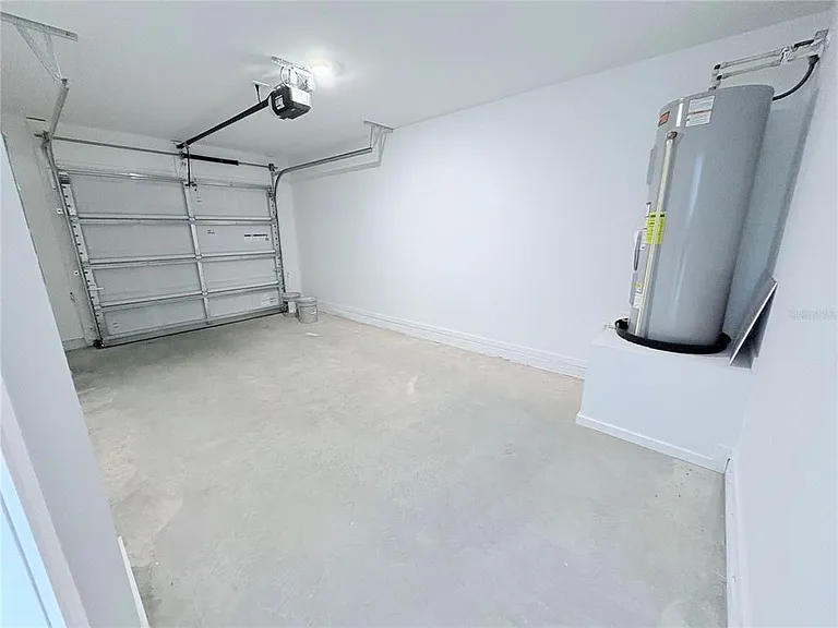 866 Lynx St — Photo 5