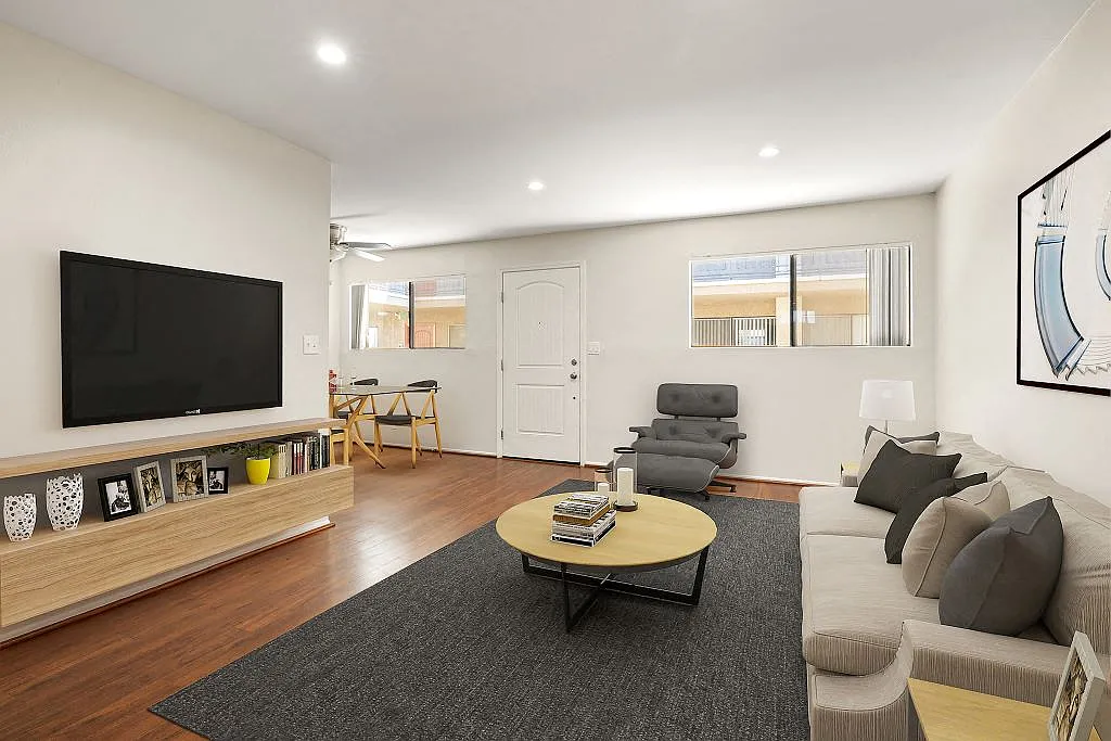 Topanga Terrace Apartments — Photo 2