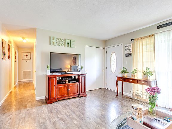 5th image of 4812 Elmview Dr