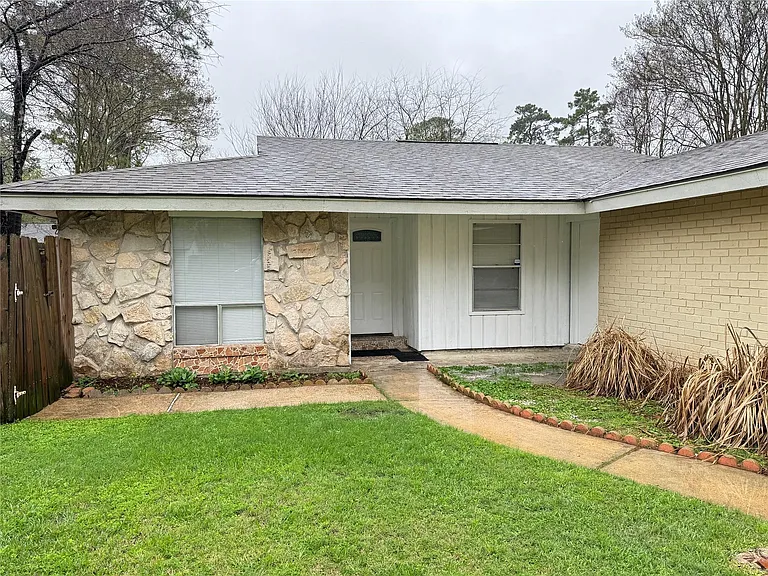 23115 Ludgate Dr — Photo 3