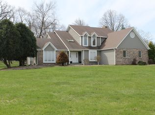 671 Old Westbury Rd, Crystal Lake, IL 60012