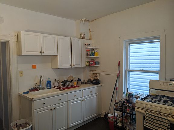 4th image of 2842 N Campbell Ave