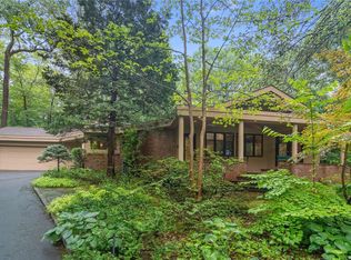 34 Whitney Ln, Glen Head, NY 11545