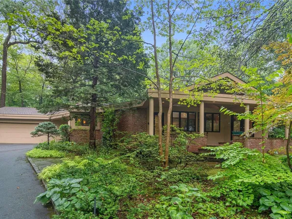 34 Whitney Lane, Brookville, NY 11545