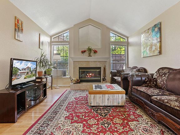 5th image of 9430 Tuscany Cir