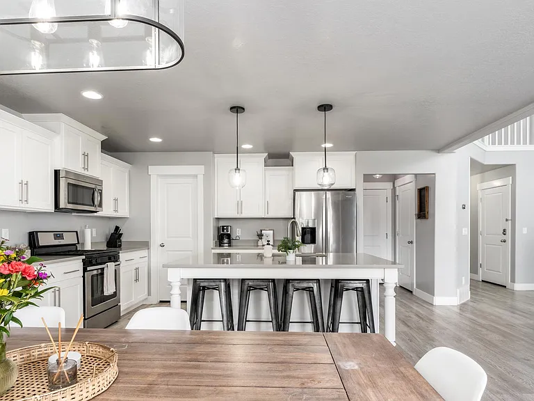 537 N Mountain Peak Dr — Photo 5