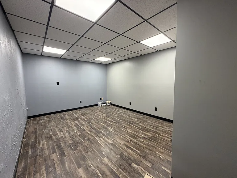 915 Main St #200 — Photo 2
