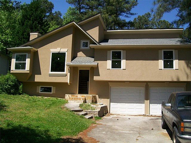 1st image of 330 Canterbury Ln