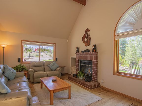 3rd image of 1070 Cortez Ln