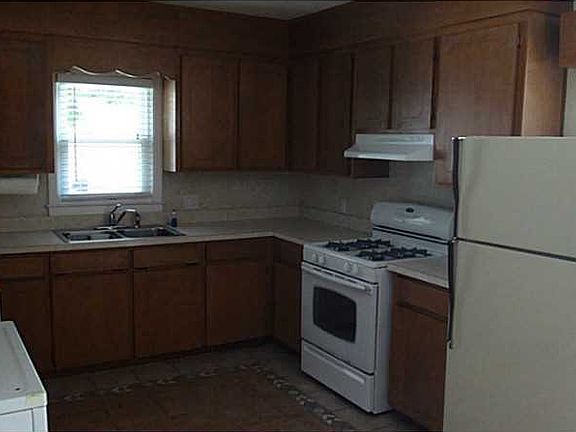 2nd image of 1324 E Norcova Dr