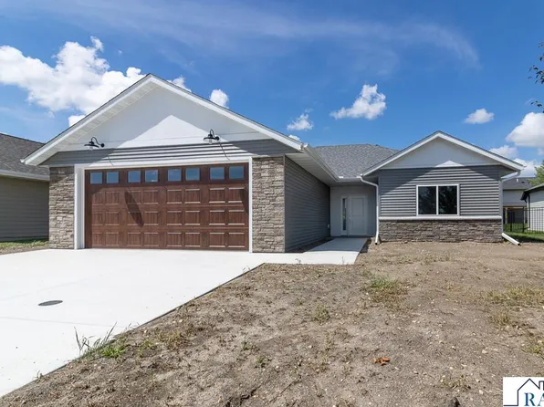 220 Copper Village Cir, Mankato, MN 56001