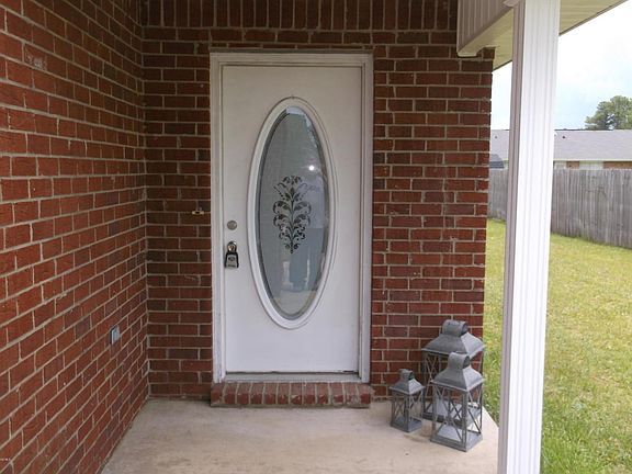 2nd image of 14034 Seymour Dr