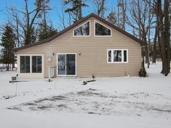 63 Piney Rd, Manistee, MI 49660